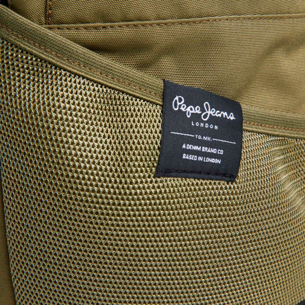 laptop-rucksack-mit-mehreren-taschen