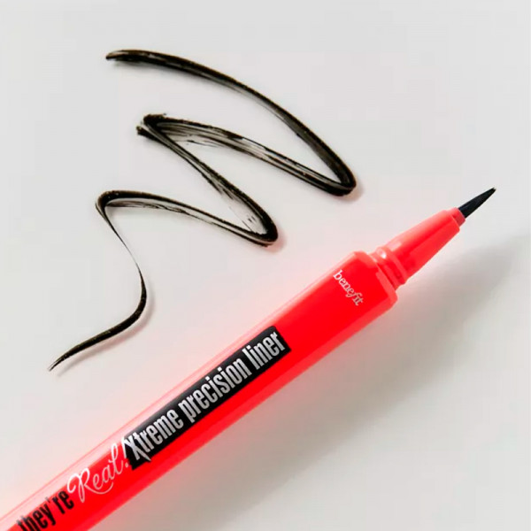 eyeliner-de-precision-theyre-real-xtreme-eye-liner