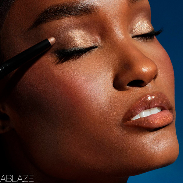 total-seduction-eyeshadow-stick-ombretto-in-crema