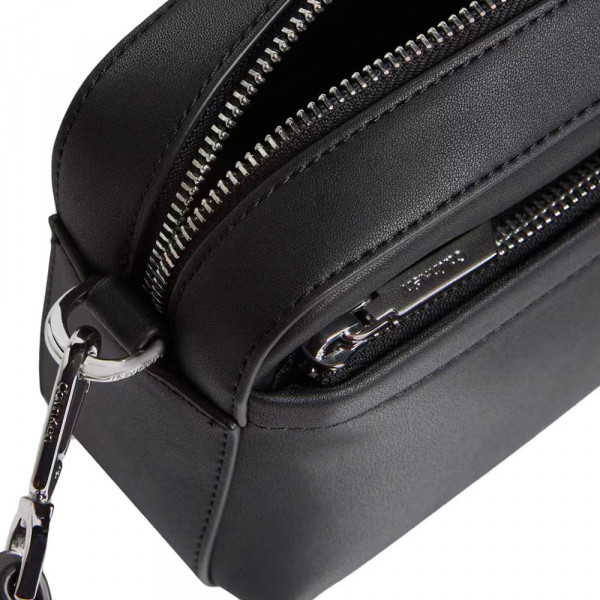 must-bag-with-zip-closure