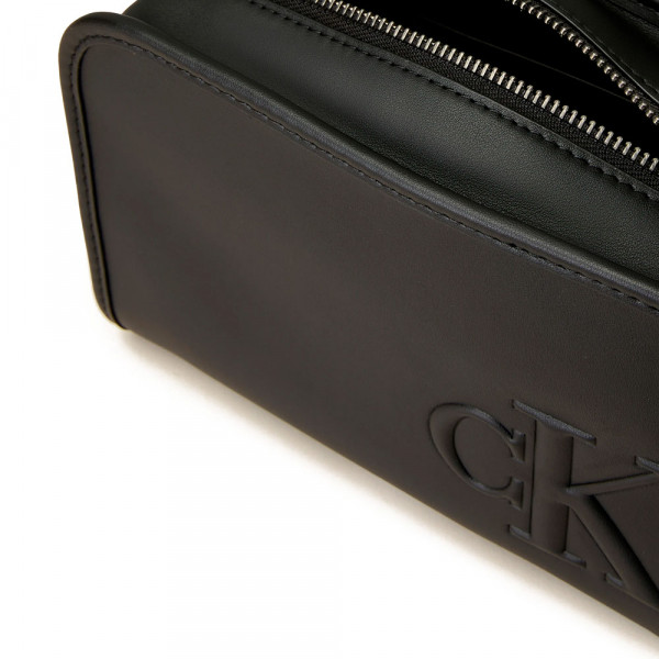bolsa-de-ombro-com-impressao-esculpida