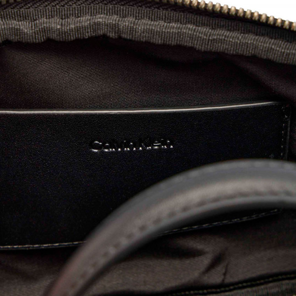 bolso-monogram-crossbody-camera