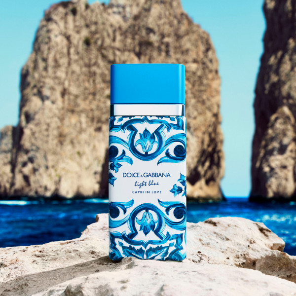 light-blue-capri-in-love