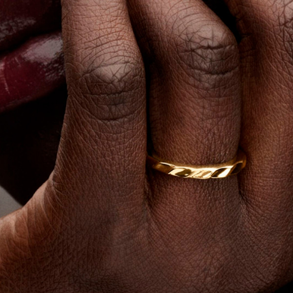 wavy-band-ring-163885c00