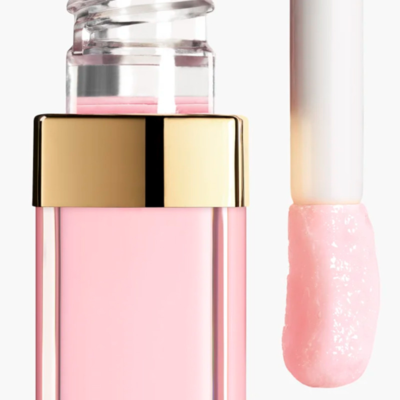 moisturizing-lip-gloss