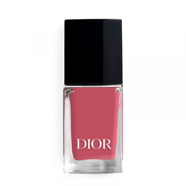 vernis-a-ongles-effet-gel-et-color-couture