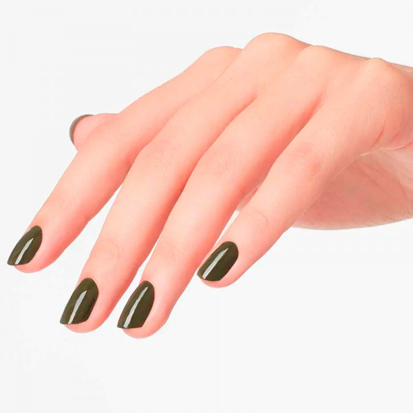suzi-the-first-lady-of-nails