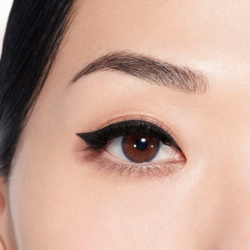 flussiger-eyeliner