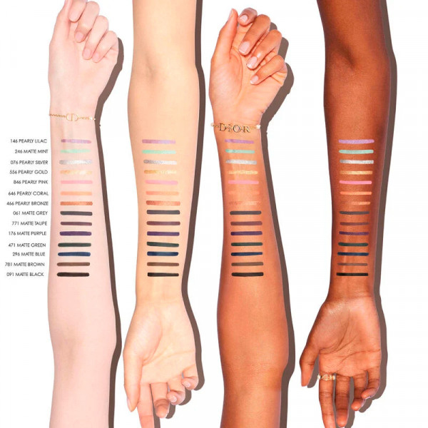 lapiz-contorno-de-ojos-duracion-24-h-eyeliner-waterproof-color-intenso-textura-cremosa-y-aplicacion-ideal