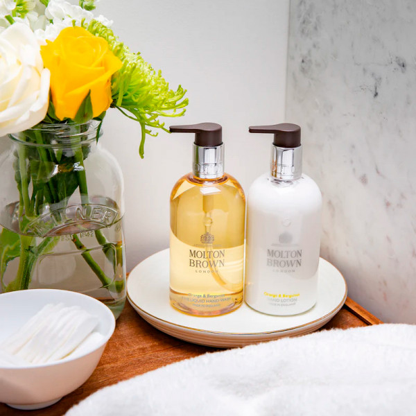 orange-bergamot-fine-liquid-hand-wash-sabonete