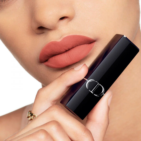 rouge-a-levres-color-couture-fini-veloute-soin-floral-hydratant-longue-tenue