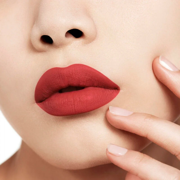 rossetto-color-couture-finish-vellutato-trattamento-floreale-idratante-lunga-tenuta