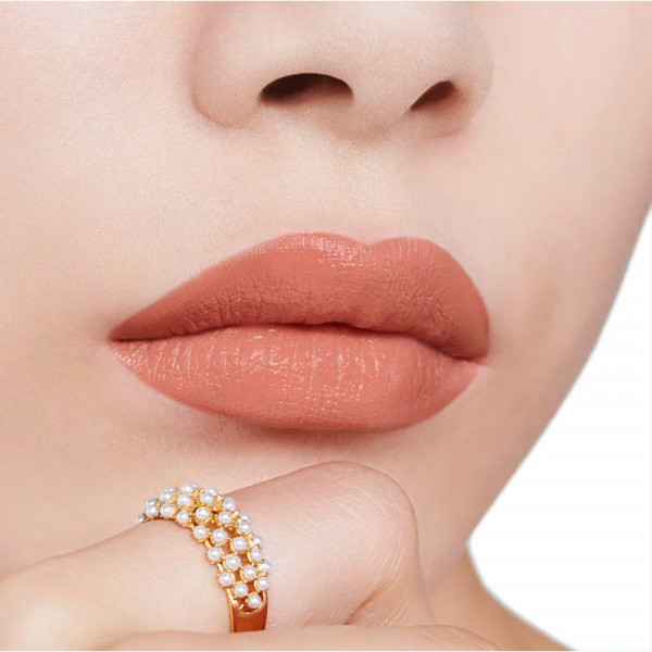 barra-de-labios-color-couture-acabados-satinado-tratamiento-floral-hidratante-larga-duracion