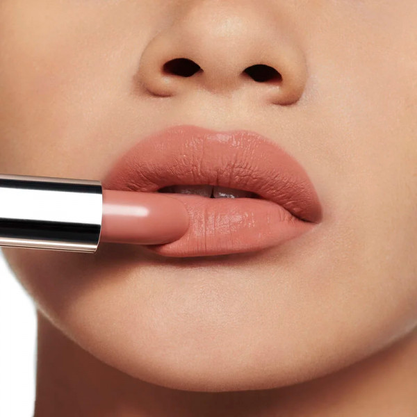color-couture-lipstick-satijnen-finish-hydraterende-bloemenbehandeling-langdurig