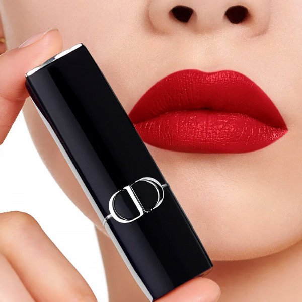 color-couture-lipstick-satijnen-finish-hydraterende-bloemenbehandeling-langdurig