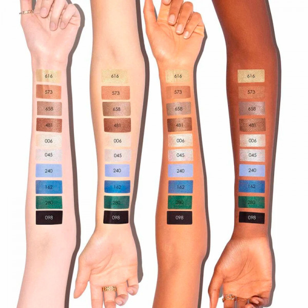 eyeshadow-intense-color-and-spectacular-finish-creamy-powder-long-lasting
