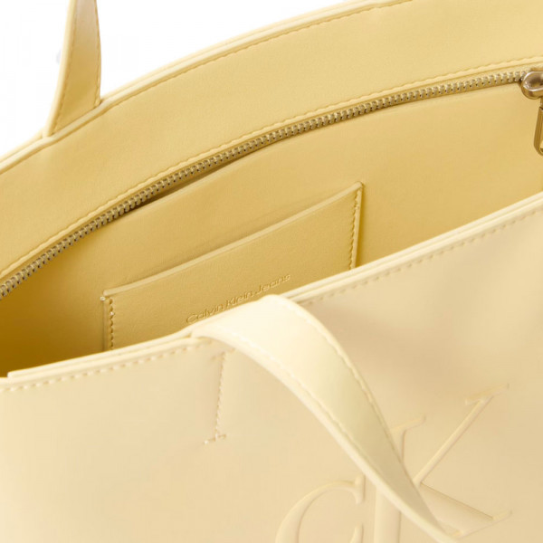 mini-sac-fourre-tout-sculpte