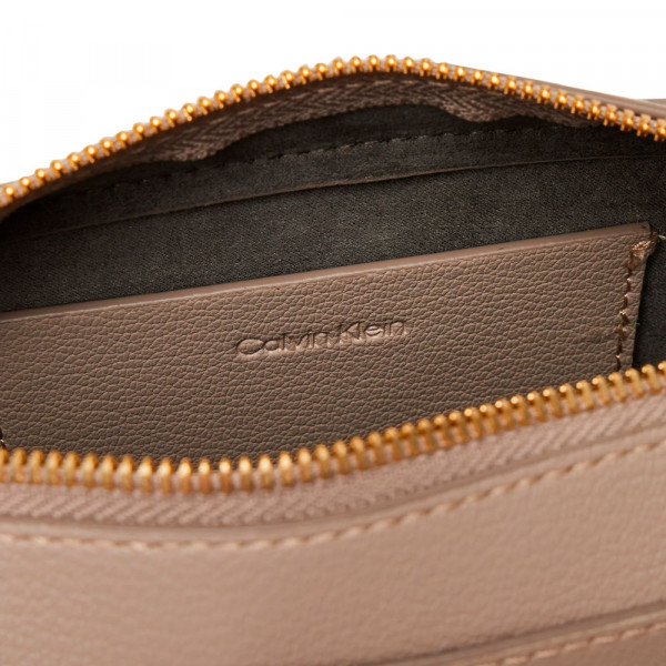 bolso-minimal-monogram