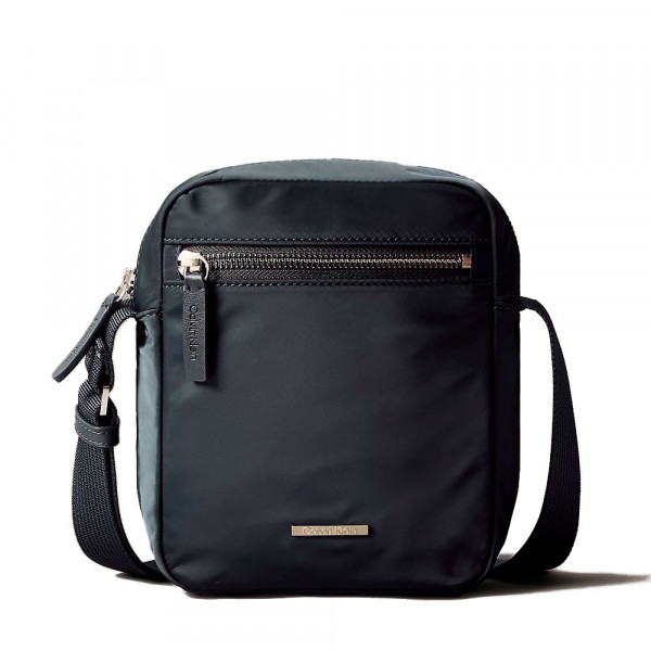 schlanke-nylon-reporter-umhangertasche