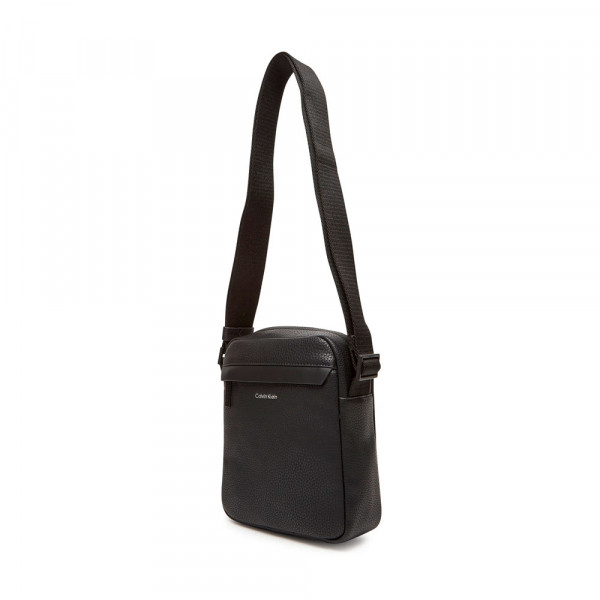must-reporter-shoulder-bag