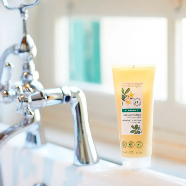 fleur-de-frangipanier-creme-de-douche